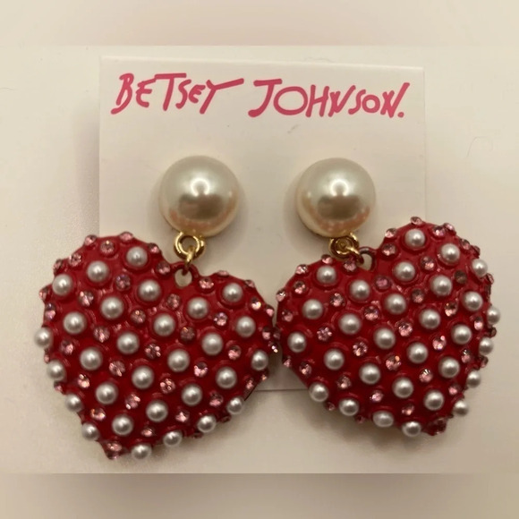 BETSEY JOHNSON Hearts Studded with Pearls and Crystals Dangle Earrings NEW NWT - Picture 2 of 2